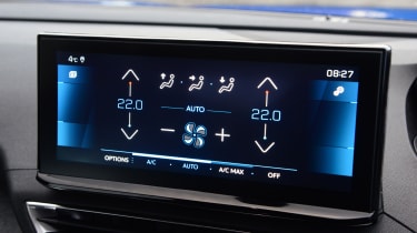 New Peugeot 3008 facelift 2020 screen