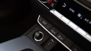 Audi Q5 40 TDI - centre console