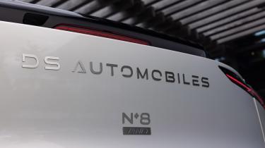 DS No8 - rear name