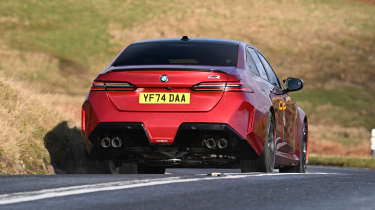 BMW M5 - rear tracking