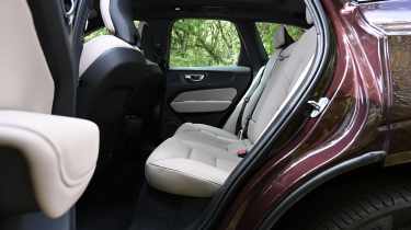 Volvo XC60 B5 facelift - rear seats