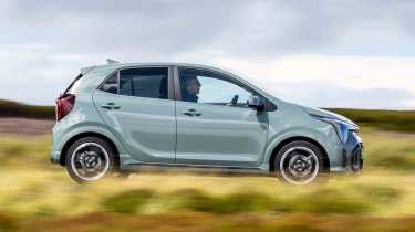 Kia Picanto - side panning