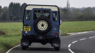 Land Rover Defender Classic V8 - rear cornering 