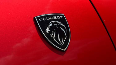 Peugeot 408 GT - Peugeot badge