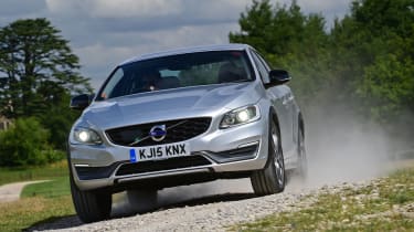 Volvo S60 Cross Country 2015 - off road