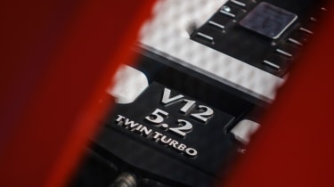 Aston Martin DB11 2016 - engine