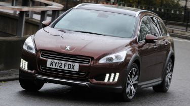 Peugeot 508 RXH front cornering