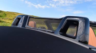 BMW Z4 - wind deflector