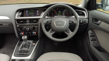 Audi A4 2.0 TDI dash