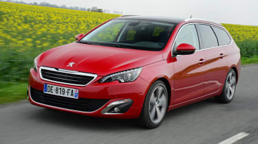 Peugeot 308 SW estate front tracking 2