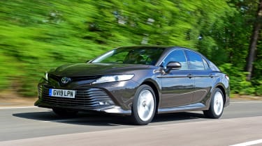 Toyota Camry - front tracking