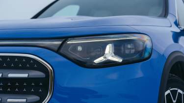 Mercedes GLB - front light