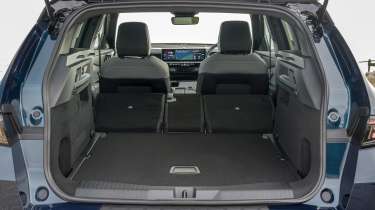 Vauxhall Grandland Hybrid - boot seats down