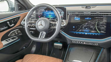 Mercedes E 300 e Estate - cabin