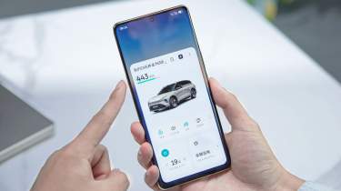 Things made by car manufacturers - Nio Smartphone