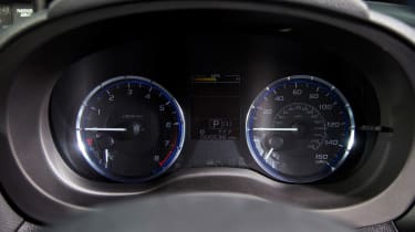 Subaru Levorg - dials