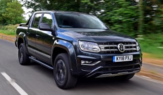 Volkswagen Amarok Dark Label - front