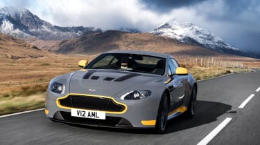 Aston Martin V12 Vantage S 2016 - front tracking