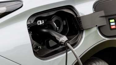 Mitsubishi Outlander PHEV - charging