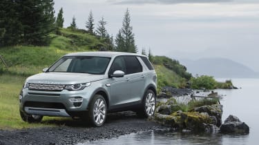 Land Rover Discovery Sport static lake