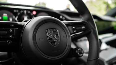 Porsche Cayenne Coupe - steering wheel