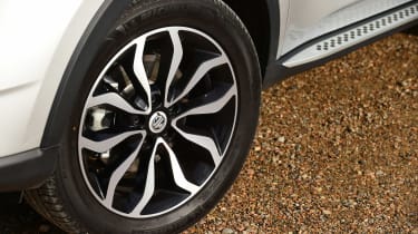 MG GS vs rivals - MG GS wheel