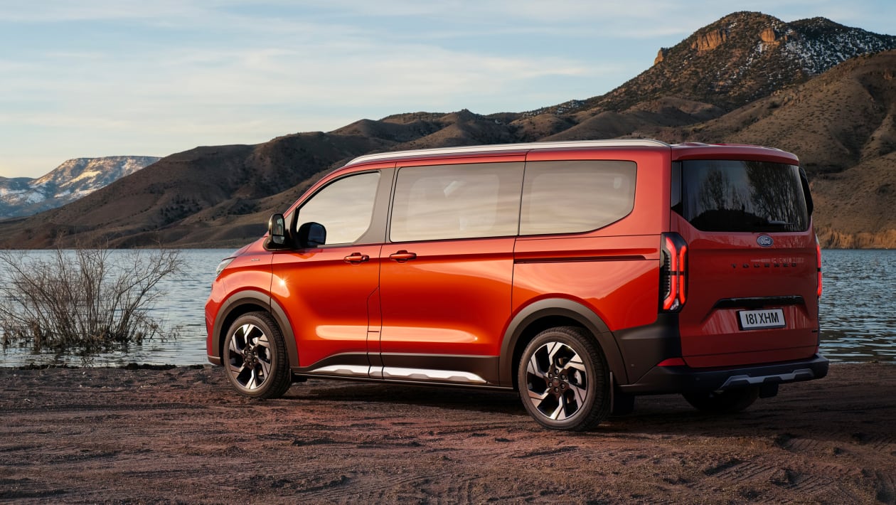 Ford%20e-Tourneo%20Custom%202022-2.jpg