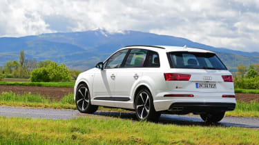 Audi SQ7 - rear white static