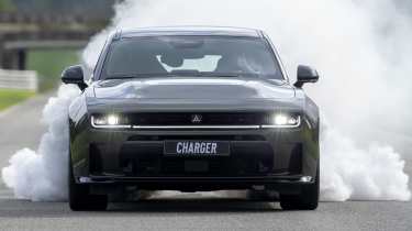 Dodge Charger Sixpack - front 
