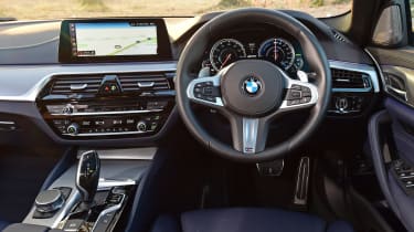 BMW 530e - dash