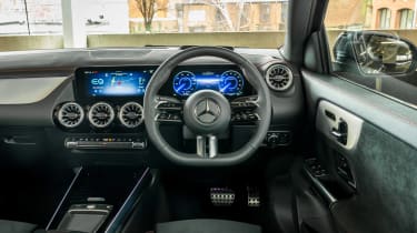 Mercedes EQA - dash