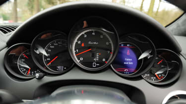 Porsche Cayenne Turbo dials