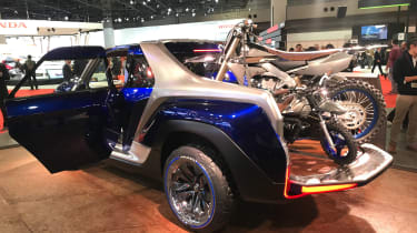 Yamaha Cross Hub Concept - Tokyo side