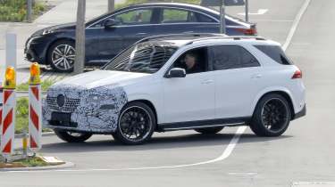 2024 Mercedes GLE (camouflaged) - side
