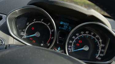 Ford-Fiesta-dial-details