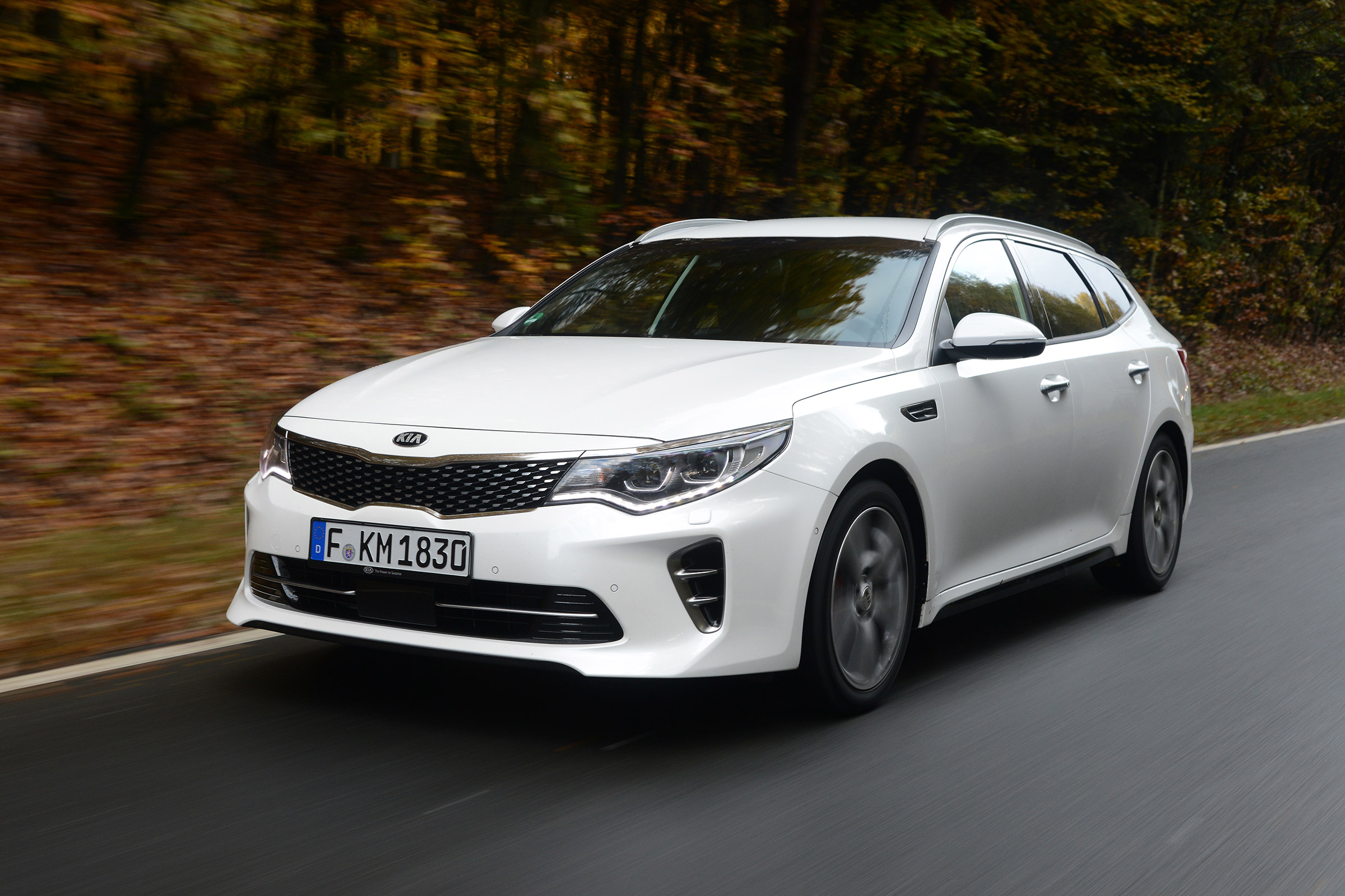 New Kia Optima Sportswagon Gt 16 Review Auto Express
