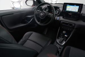 Toyota Yaris - interior studio