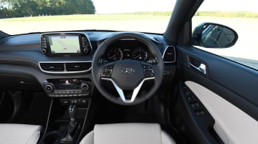 Hyundai Tucson 48v - interior