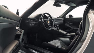 Porsche 911 R interior