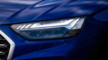 Audi Q5 Sportback - front light