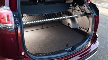 Toyota RAV4 Diesel 2016 - boot space