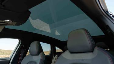 Audi A6 e-tron - panoramic glass roof shade