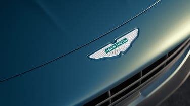 Aston Martin Vantage Roadster badge