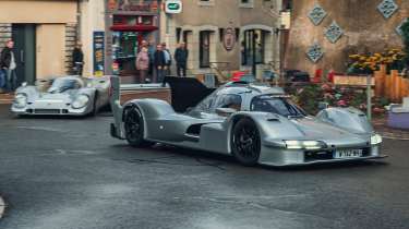 Porsche 963 RSP - cornering