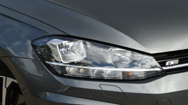 Volkswagen Golf - headlight