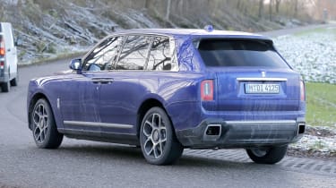 Rolls-Royce Cullinan facelift spyshot 7