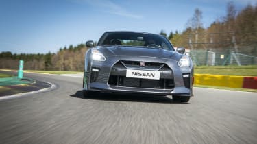 New Nissan GT-R 2016 head on