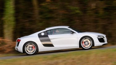 Audi R8 4.2 Coupe Limited Edition panning