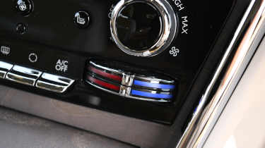 Rolls-Royce Cullinan Series II - temperature control dial