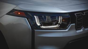 New Jeep Cherokee - silver headlight